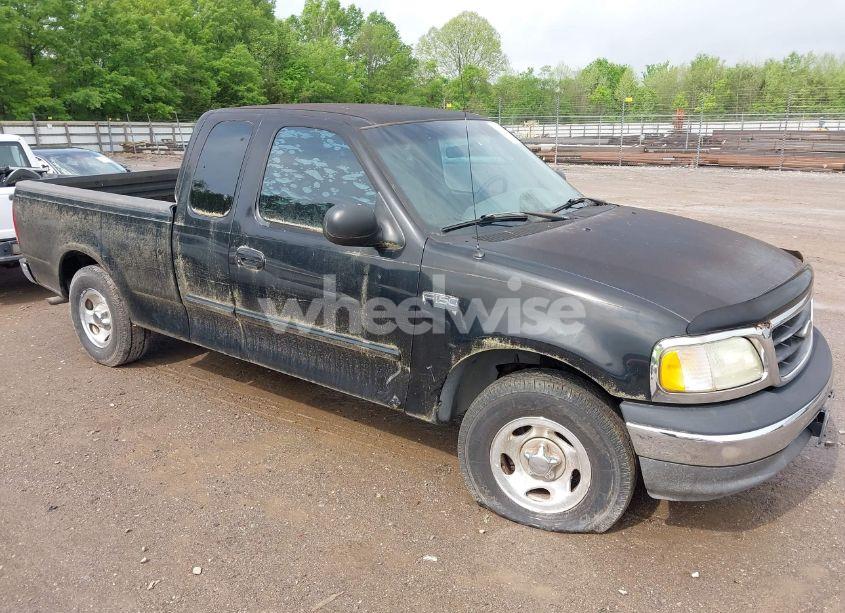 2003 Ford F-150 XL/XLT (VIN 1FTRX17263NA23449) main photo