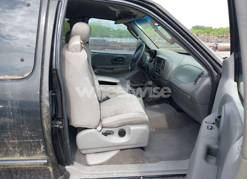 Photo 5 of 2003 Ford F-150 XL/XLT (VIN 1FTRX17263NA23449)