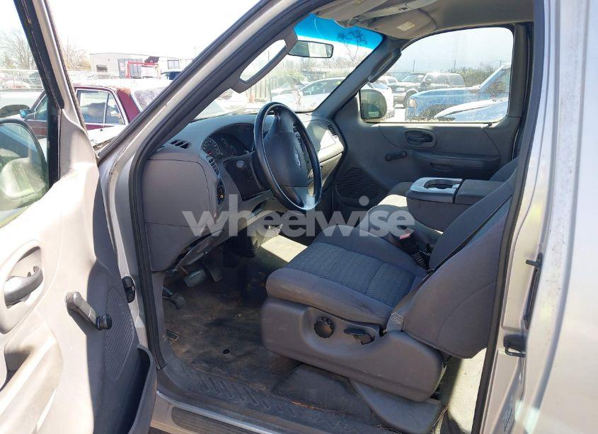 Photo 5 of 2002 Ford F-150 XL/XLT (VIN 1FTRX17272NB88506)