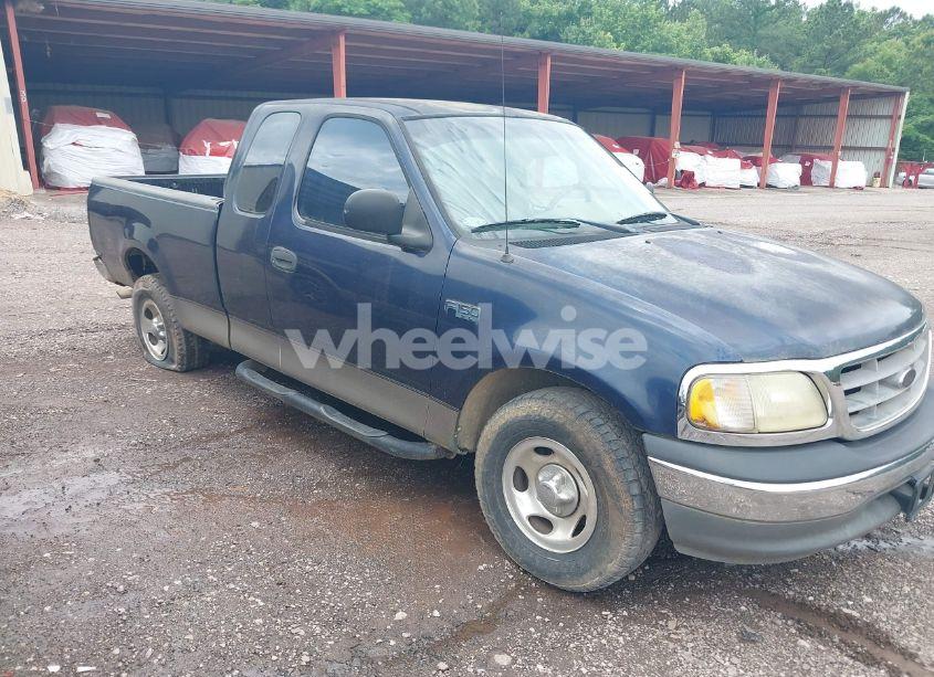 2002 Ford F-150 XL/XLT (VIN 1FTRX17282NB52453) main photo