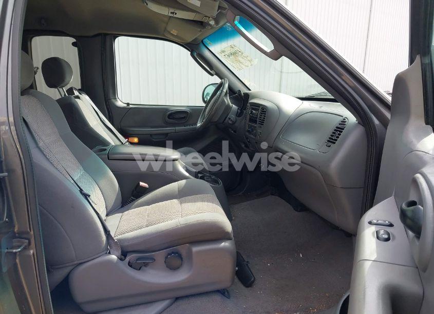 Photo 5 of 2002 Ford F-150 XL/XLT (VIN 1FTRX17282NC03269)