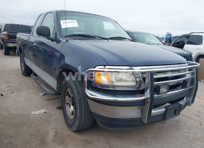 2002 Ford F-150 XL/XLT (VIN 1FTRX172X2KA85520) main photo