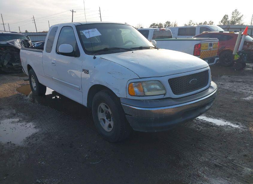 2002 Ford F-150 XL/XLT (VIN 1FTRX172X2NB90038) main photo