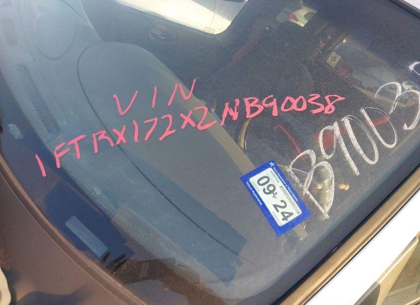 Photo 12 of 2002 Ford F-150 XL/XLT (VIN 1FTRX172X2NB90038)