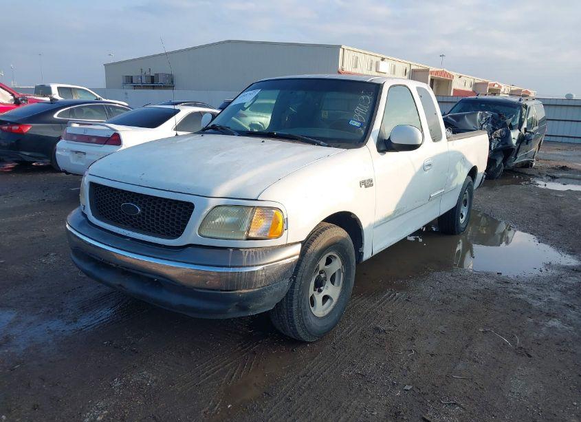 Photo 2 of 2002 Ford F-150 XL/XLT (VIN 1FTRX172X2NB90038)