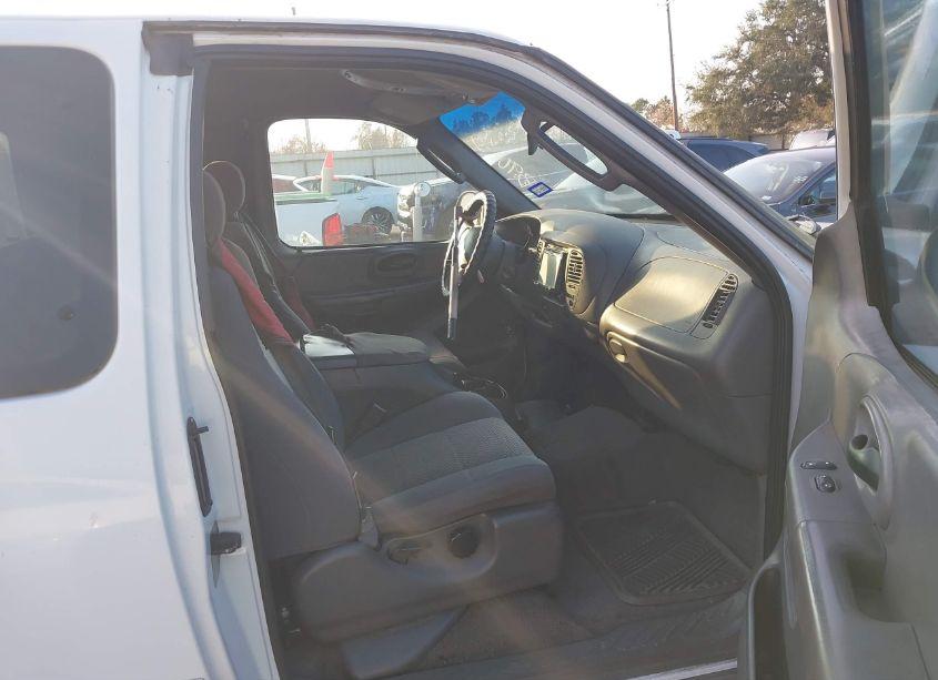 Photo 5 of 2002 Ford F-150 XL/XLT (VIN 1FTRX172X2NB90038)