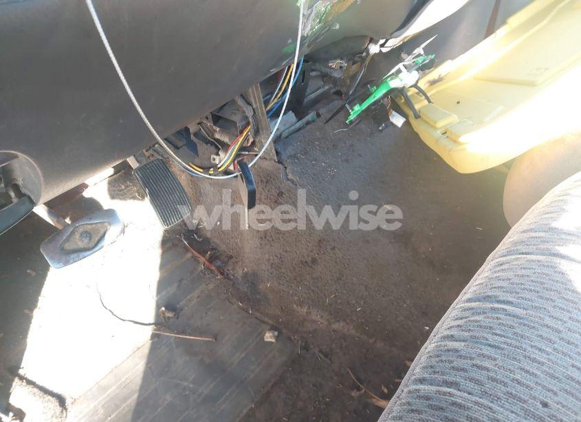 Photo 11 of 2001 Ford F-150 LARIAT/XL/XLT (VIN 1FTRX17L01KF00383)