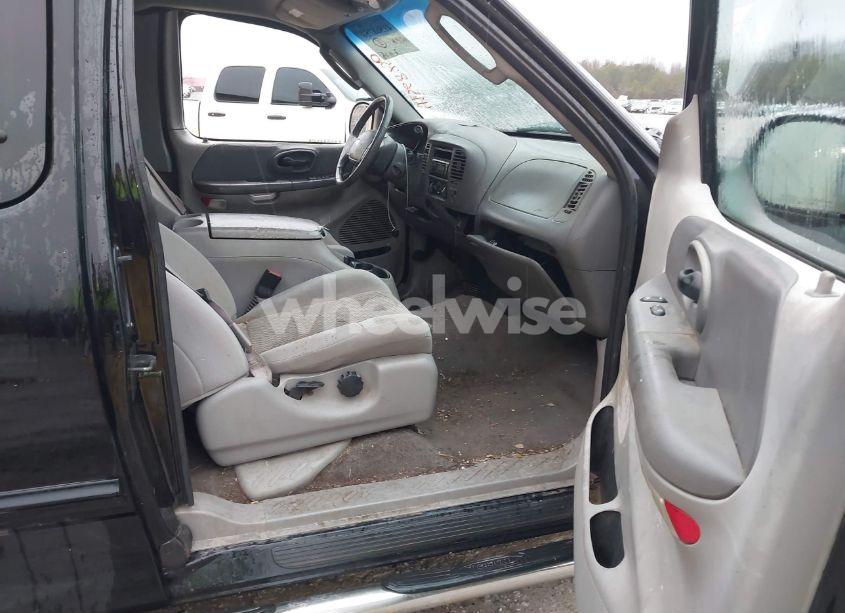 Photo 5 of 2002 Ford F-150 LARIAT/XL/XLT (VIN 1FTRX17L02NB94835)