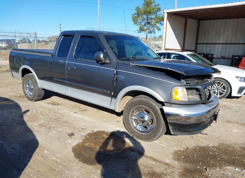2002 Ford F-150 LARIAT/XL/XLT (VIN 1FTRX17L02NC06725) main photo