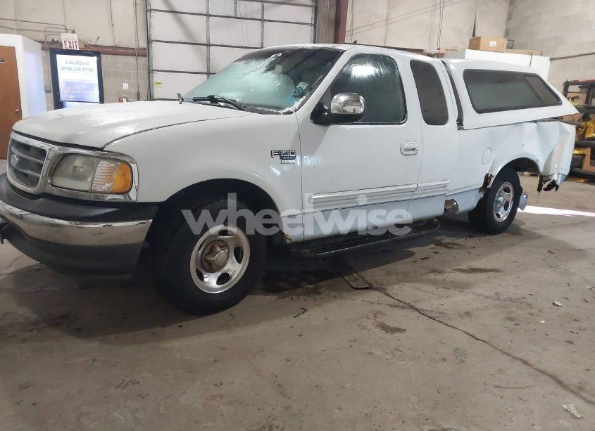 Photo 2 of 2002 Ford F-150 LARIAT/XL/XLT (VIN 1FTRX17L32NB95395)