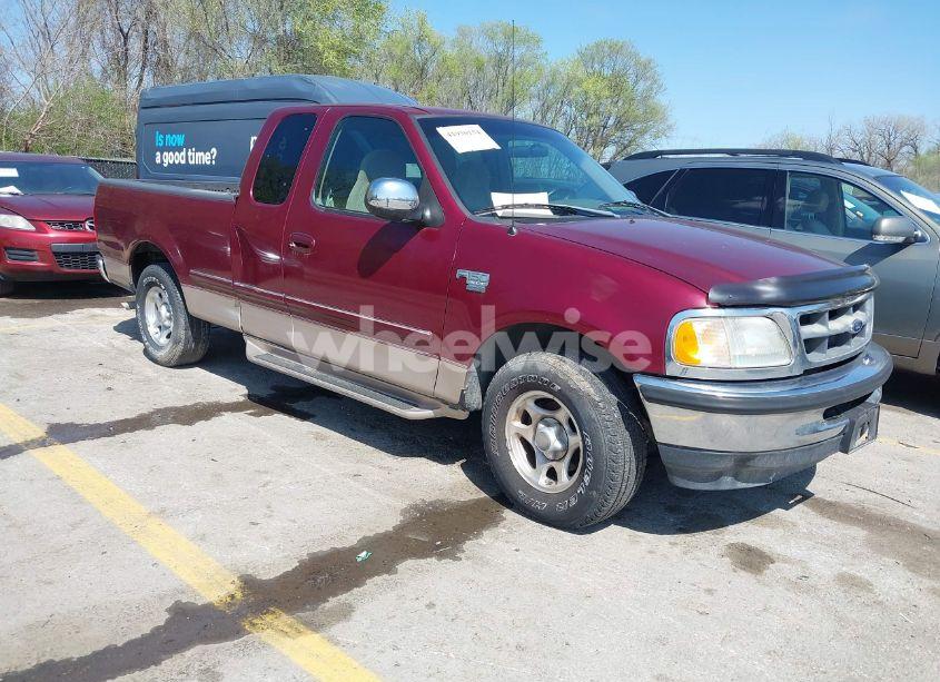 1998 Ford F-150 LARIAT/XL/XLT (VIN 1FTRX17L3WKA67648) main photo