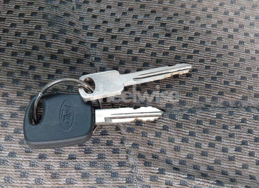 Photo 11 of 2000 Ford F-150 LARIAT/WORK SERIES/XL/XLT (VIN 1FTRX17L4YKB03771)