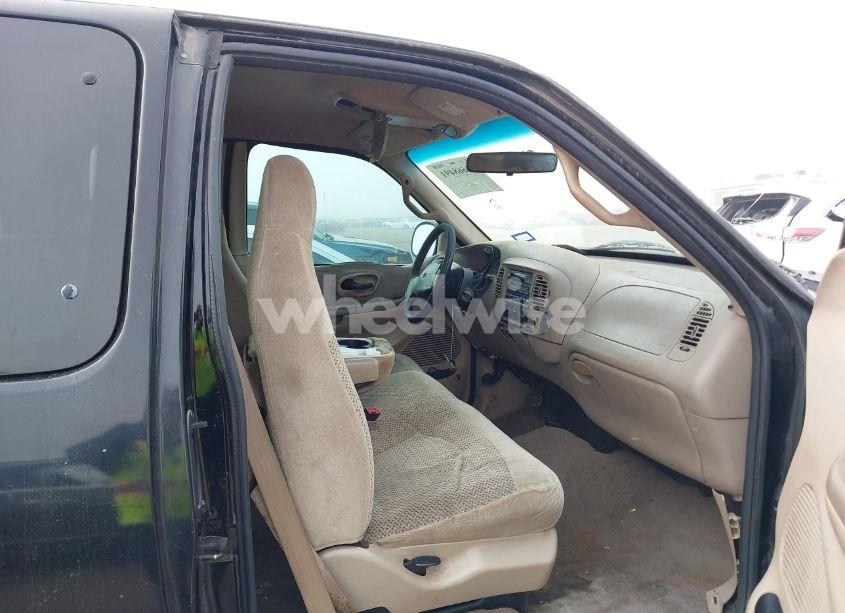 Photo 5 of 2000 Ford F-150 LARIAT/WORK SERIES/XL/XLT (VIN 1FTRX17L4YKB03771)