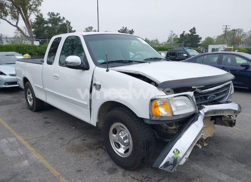 2000 Ford F-150 LARIAT/WORK SERIES/XL/XLT (VIN 1FTRX17L4YNA39407) main photo