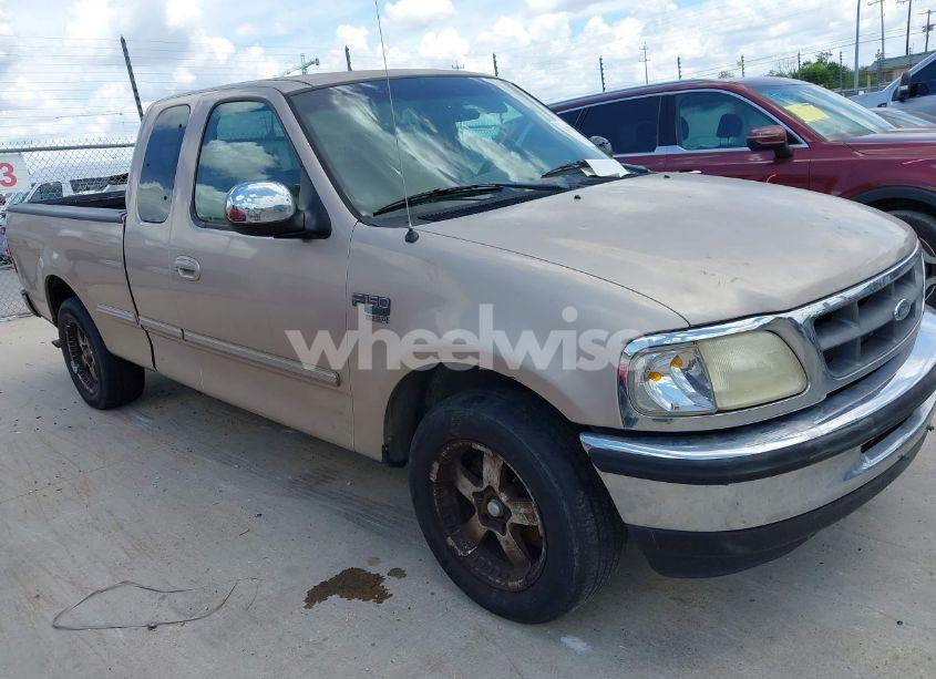 1998 Ford F-150 LARIAT/XL/XLT (VIN 1FTRX17LXWNA45807) main photo