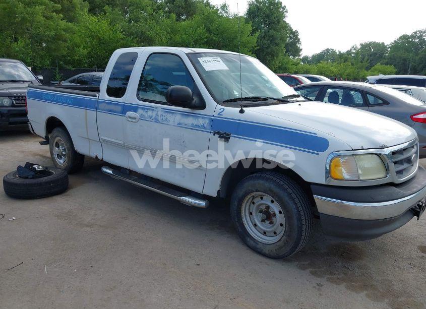 2003 Ford F-150 LARIAT/XL/XLT (VIN 1FTRX17W03NA97131) main photo