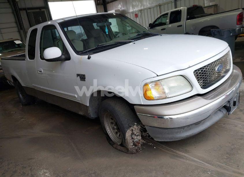 2003 Ford F-150 LARIAT/XL/XLT (VIN 1FTRX17W13NB80440) main photo