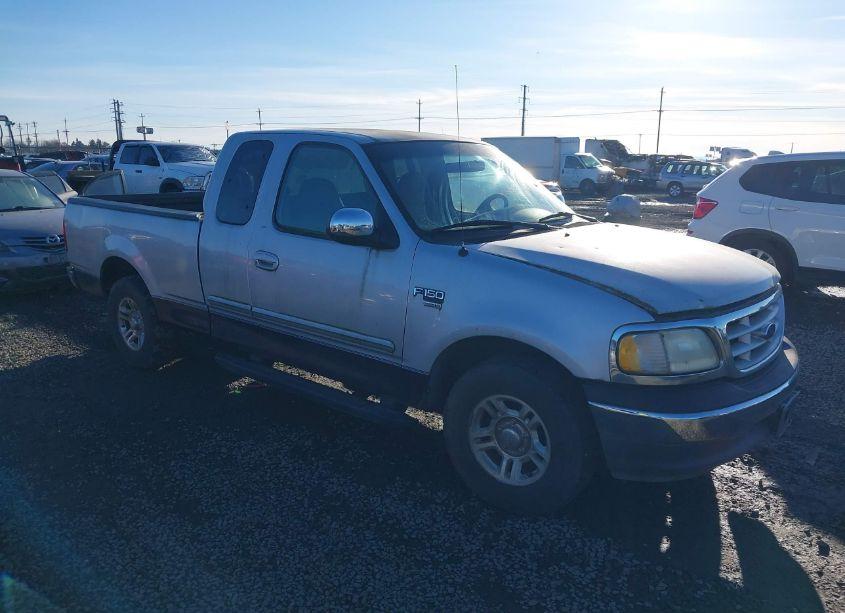 1999 Ford F150 (VIN 1FTRX17W1XKB52533) main photo