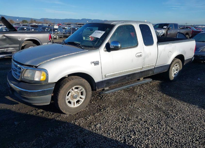Photo 2 of 1999 Ford F150 (VIN 1FTRX17W1XKB52533)