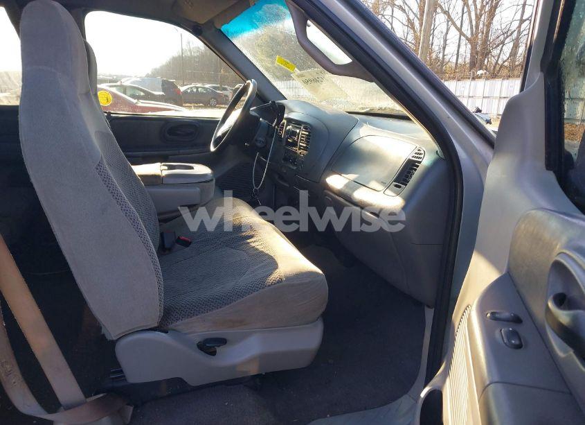 Photo 5 of 1999 Ford F-150 LARIAT/WORK SERIES/XL/XLT (VIN 1FTRX17W2XNB33780)