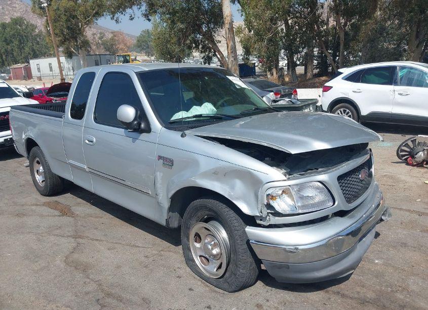 2003 Ford F-150 LARIAT/XL/XLT (VIN 1FTRX17W33NA90707) main photo