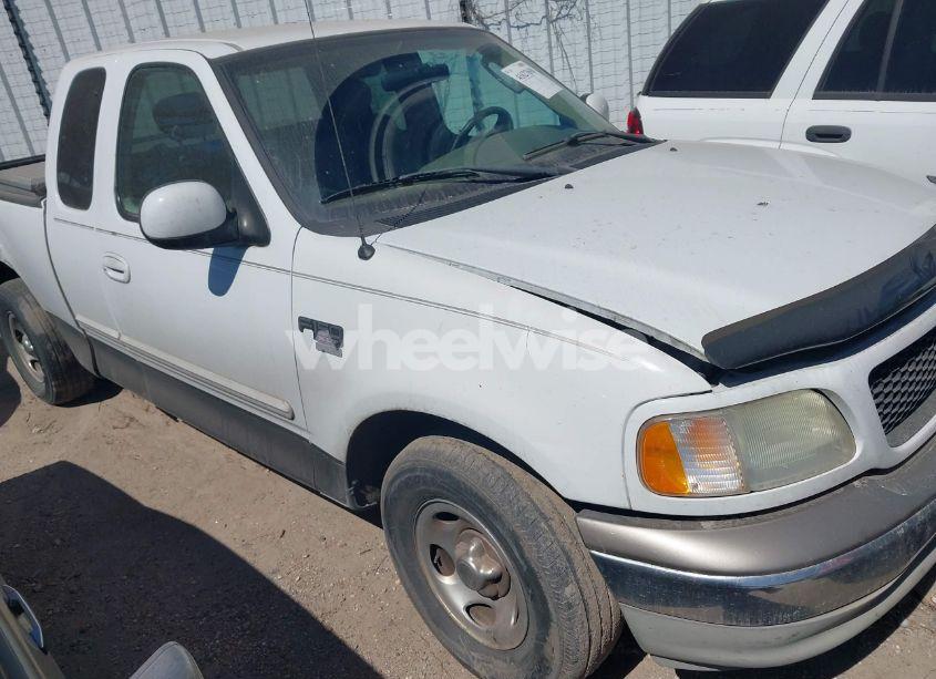 2003 Ford F-150 LARIAT/XL/XLT (VIN 1FTRX17W33NB65471) main photo