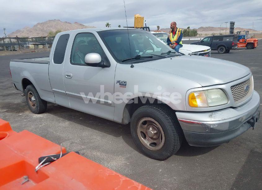 2003 Ford F-150 LARIAT/XL/XLT (VIN 1FTRX17W43KA88241) main photo