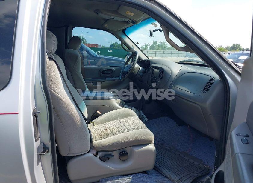 Photo 5 of 2001 Ford F-150 LARIAT/XL/XLT (VIN 1FTRX17W51NB73794)