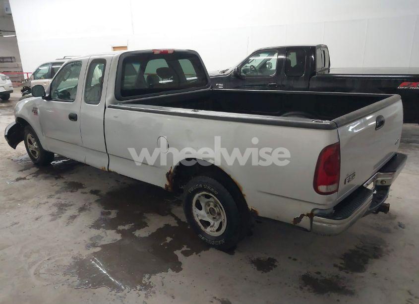 Photo 3 of 2002 Ford F-150 LARIAT/XL/XLT (VIN 1FTRX17W52NB23883)