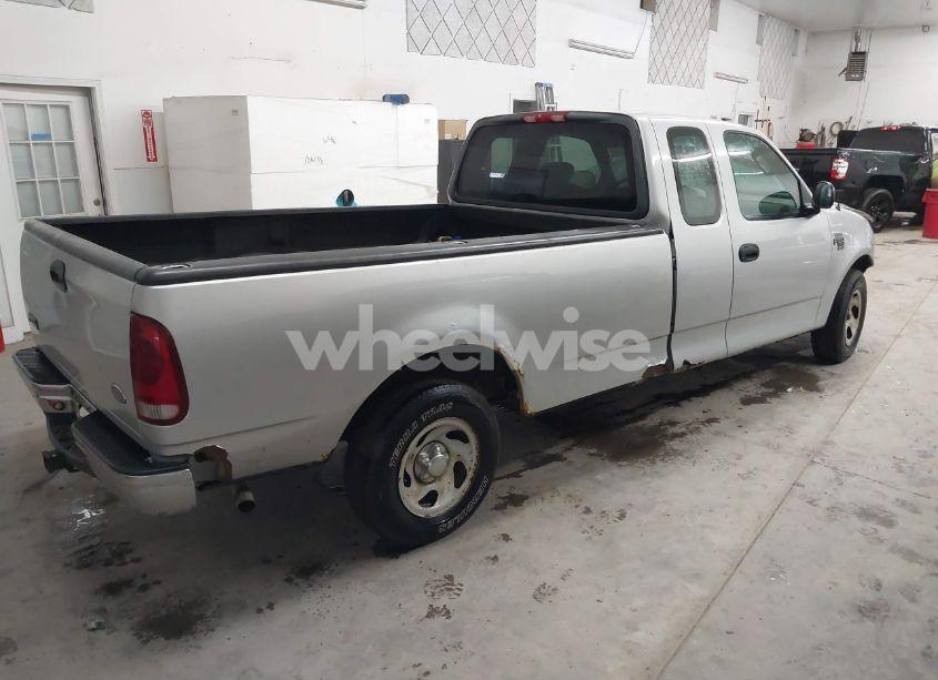 Photo 4 of 2002 Ford F-150 LARIAT/XL/XLT (VIN 1FTRX17W52NB23883)