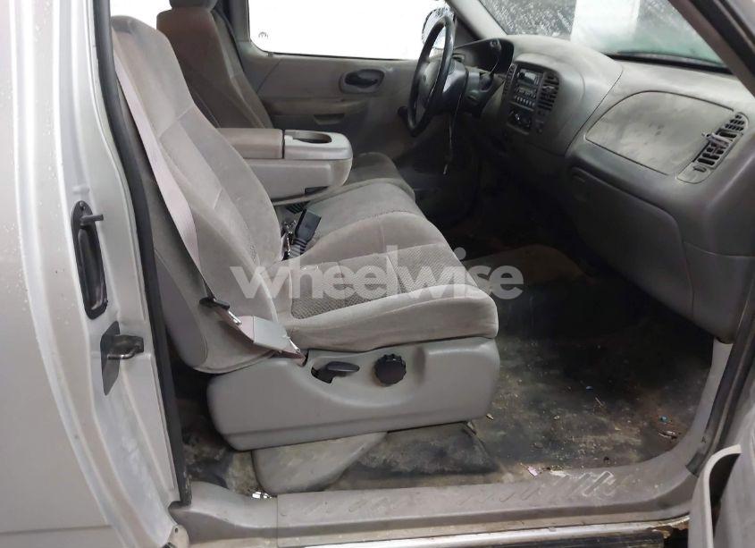 Photo 5 of 2002 Ford F-150 LARIAT/XL/XLT (VIN 1FTRX17W52NB23883)