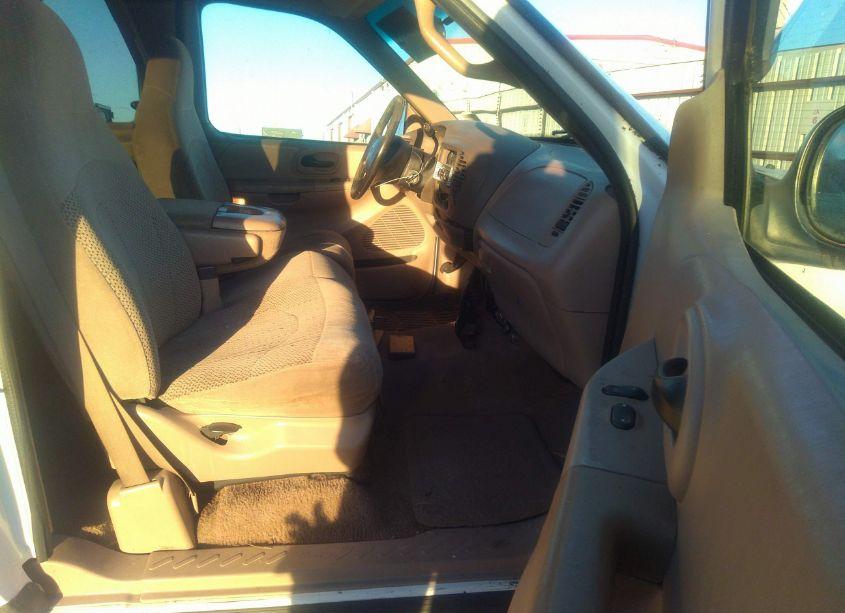 Photo 5 of 1999 Ford F-150 LARIAT/WORK SERIES/XL/XLT (VIN 1FTRX17W7XKB77467)