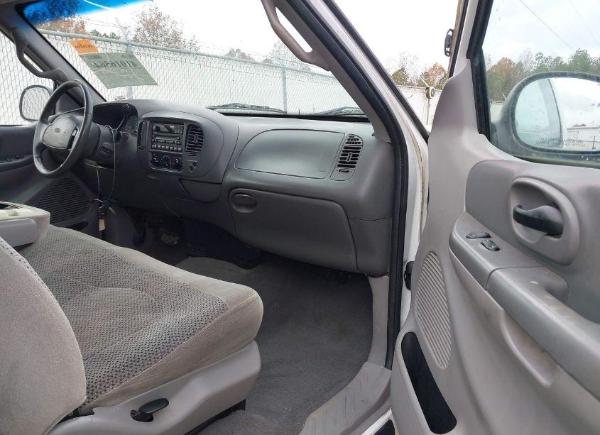 Photo 5 of 2001 Ford F-150 LARIAT/XL/XLT (VIN 1FTRX17W81NA24988)