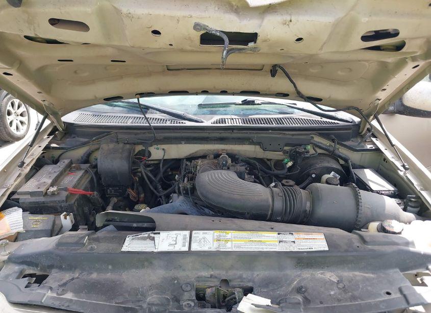 Photo 10 of 1999 Ford F-150 LARIAT/WORK SERIES/XL/XLT (VIN 1FTRX17W9XKB74702)