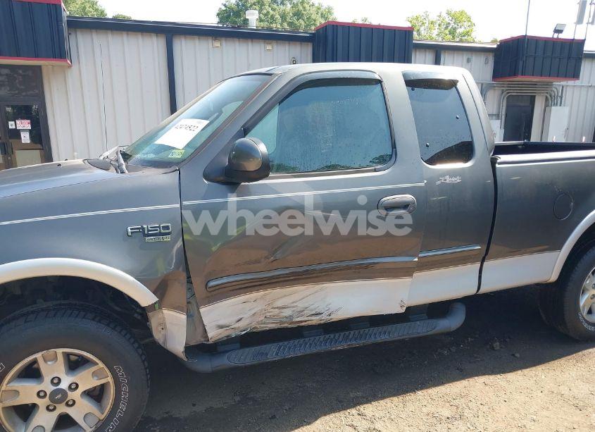 Photo 6 of 2003 Ford F-150 LARIAT/XL/XLT (VIN 1FTRX18L03NA60830)