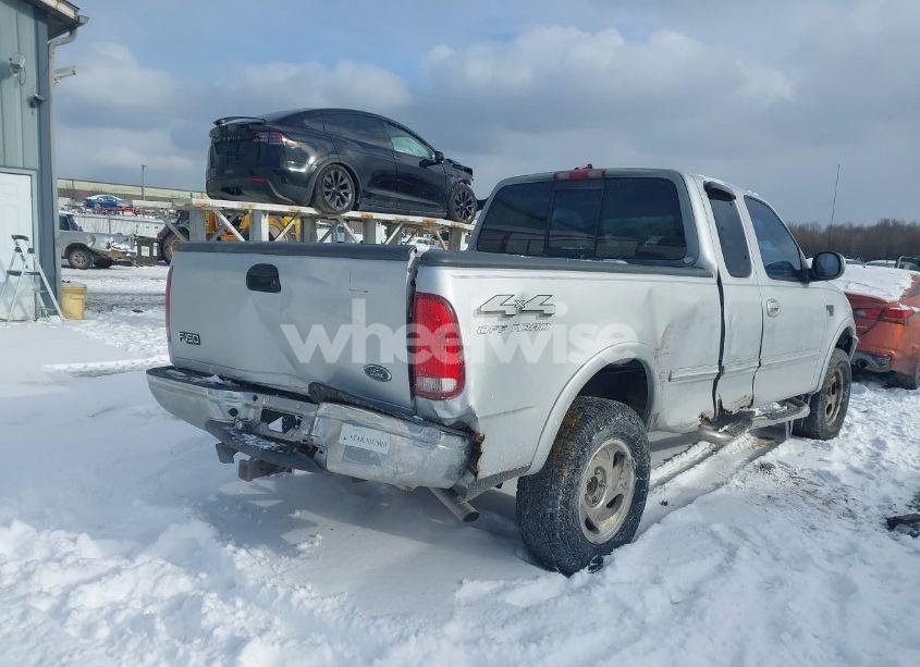 Photo 4 of 1998 Ford F-150 LARIAT/STANDARD/XL/XLT (VIN 1FTRX18L1WNC01067)