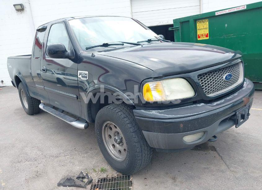 2002 Ford F-150 LARIAT/XL/XLT (VIN 1FTRX18L22NB52780) main photo