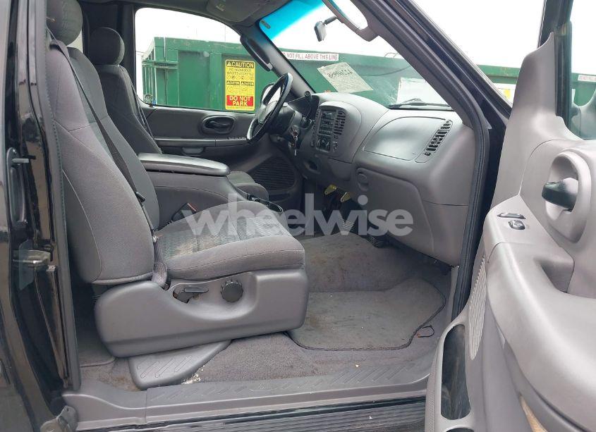 Photo 5 of 2002 Ford F-150 LARIAT/XL/XLT (VIN 1FTRX18L22NB52780)