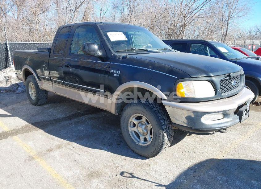 1998 Ford F-150 LARIAT/STANDARD/XL/XLT (VIN 1FTRX18L2WKA07312) main photo