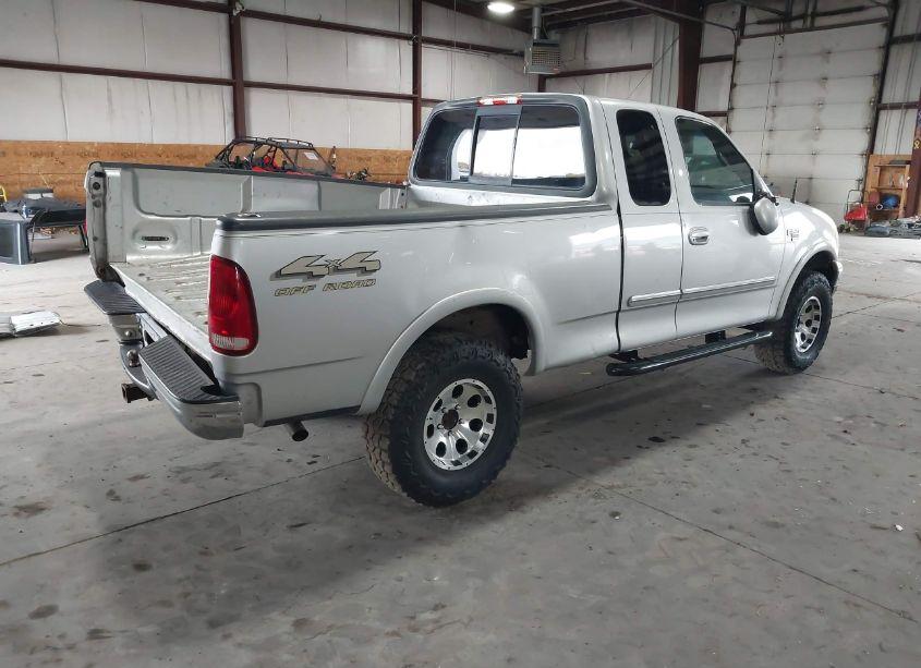 Photo 4 of 2000 Ford F-150 LARIAT/WORK SERIES/XL/XLT (VIN 1FTRX18L2YKA64936)