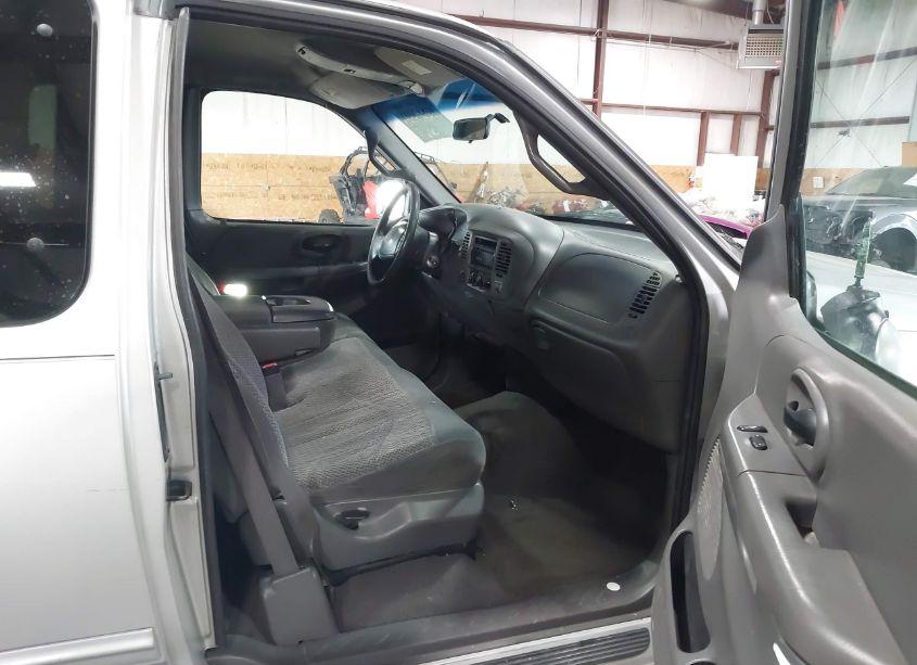 Photo 5 of 2000 Ford F-150 LARIAT/WORK SERIES/XL/XLT (VIN 1FTRX18L2YKA64936)