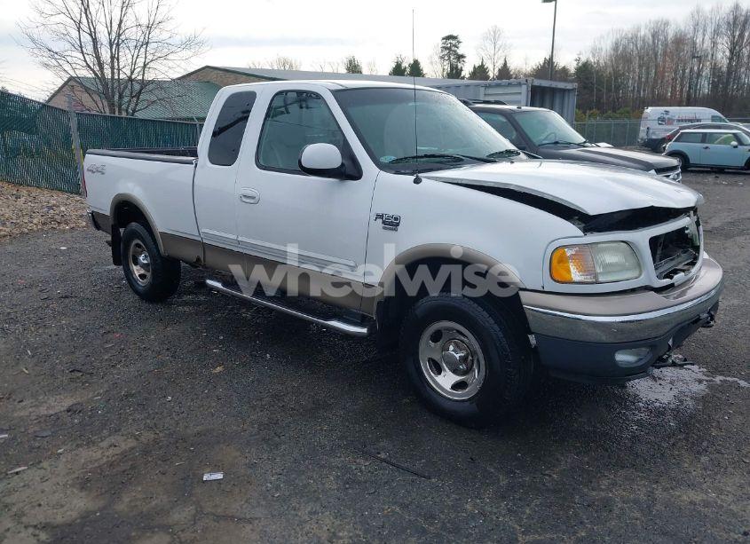 2002 Ford F-150 LARIAT/XL/XLT (VIN 1FTRX18L42NB33325) main photo