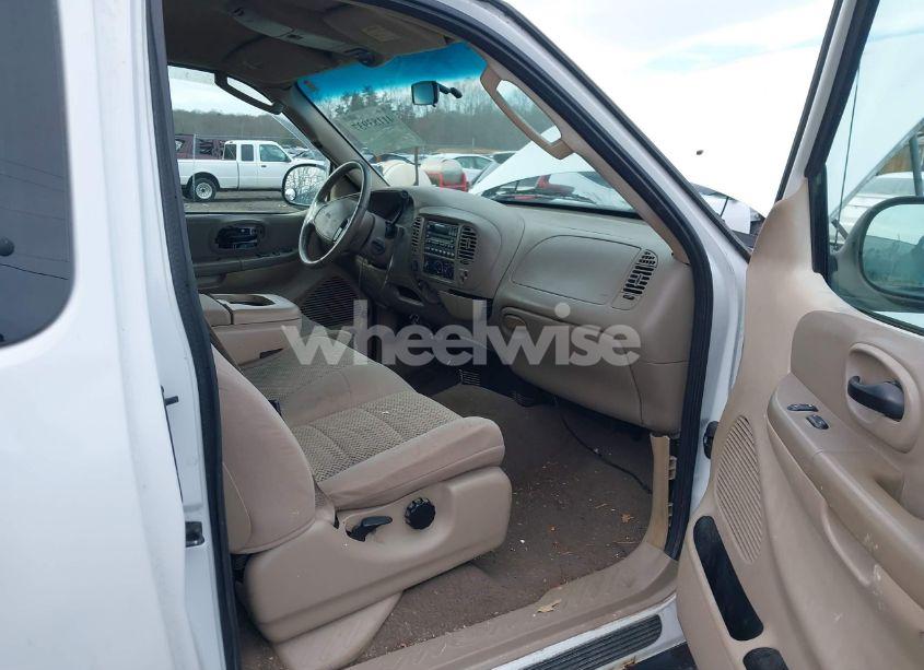 Photo 5 of 2002 Ford F-150 LARIAT/XL/XLT (VIN 1FTRX18L42NB33325)