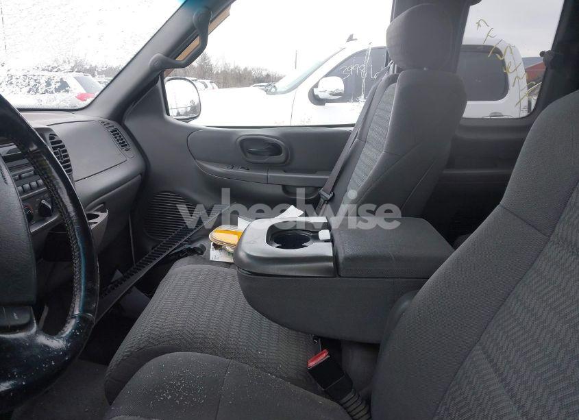 Photo 5 of 2001 Ford F-150 LARIAT/XL/XLT (VIN 1FTRX18L51NA46449)