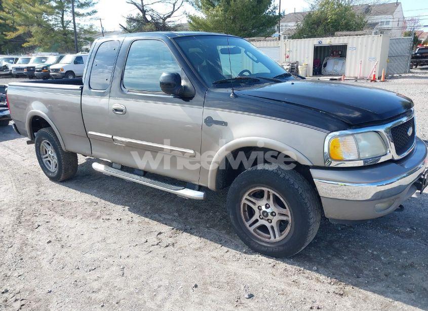 2003 Ford F-150 LARIAT/XL/XLT (VIN 1FTRX18L53NB01663) main photo