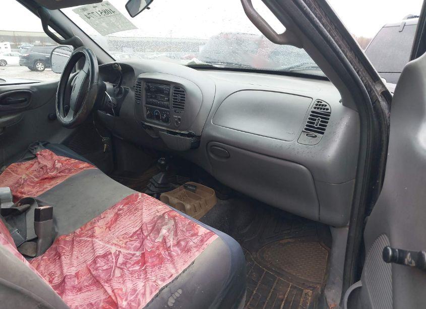 Photo 5 of 2001 Ford F-150 LARIAT/XL/XLT (VIN 1FTRX18L61NB75848)