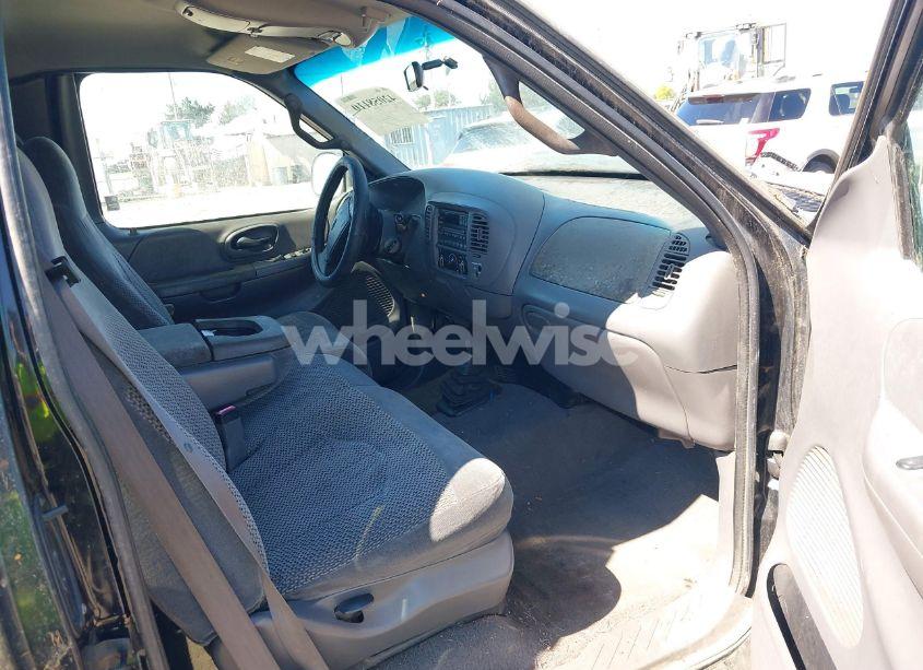 Photo 5 of 2000 Ford F-150 LARIAT/WORK SERIES/XL/XLT (VIN 1FTRX18L6YKB06492)