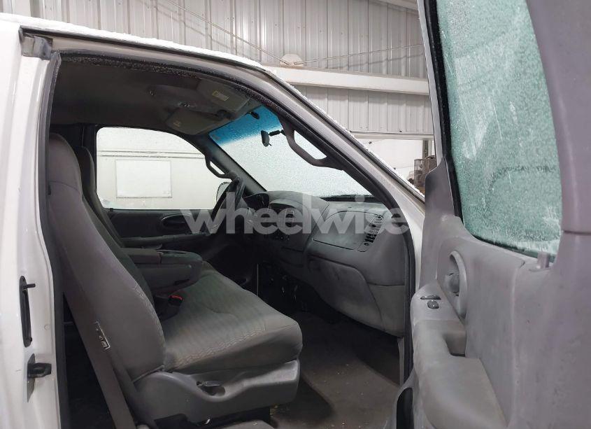 Photo 5 of 2000 Ford F-150 LARIAT/WORK SERIES/XL/XLT (VIN 1FTRX18L7YNA68432)