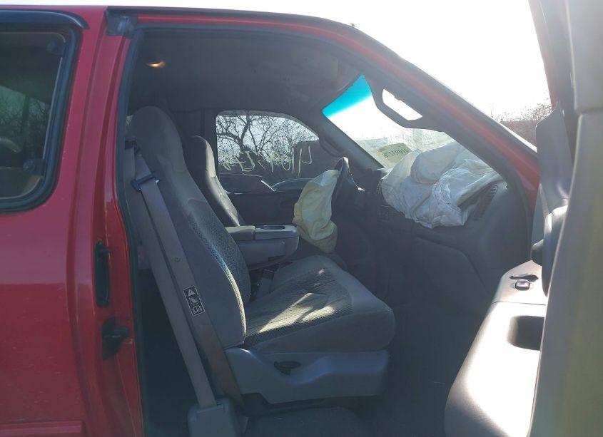 Photo 5 of 2000 Ford F-150 LARIAT/WORK SERIES/XL/XLT (VIN 1FTRX18L7YNA96604)