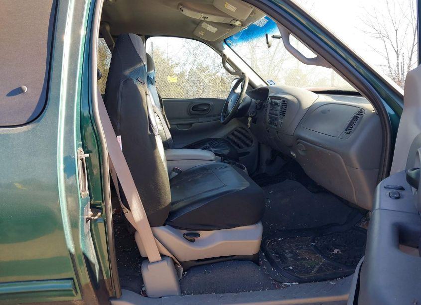 Photo 5 of 2000 Ford F-150 LARIAT/WORK SERIES/XL/XLT (VIN 1FTRX18L8YNA42714)